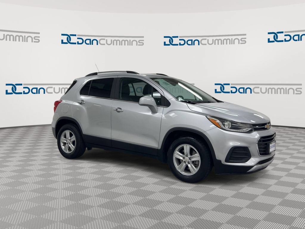 Used 2018 Chevrolet Trax LT w/ LT Convenience Package FWD image 2