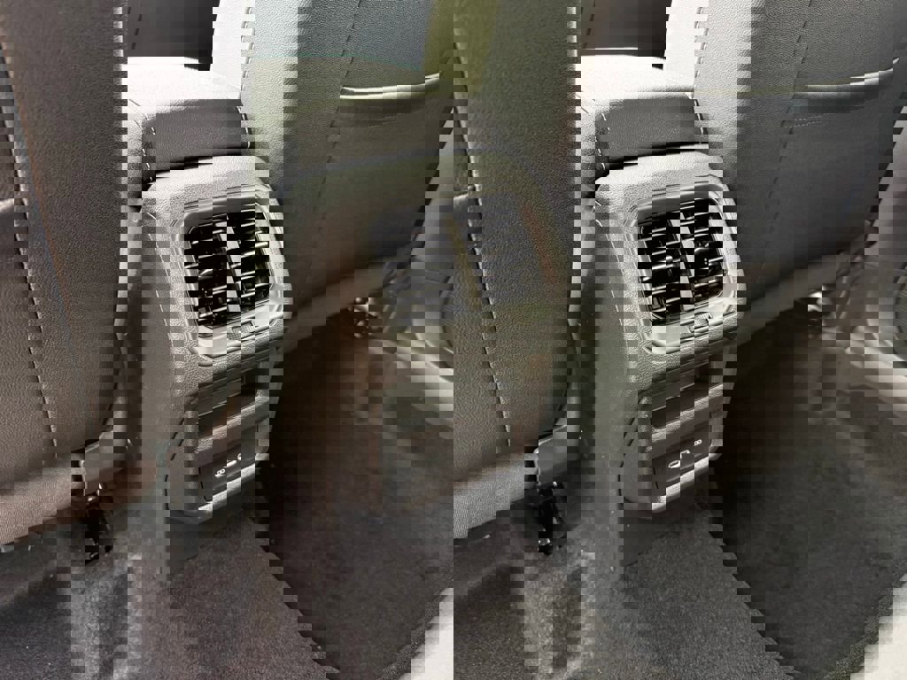 New 2026 Volkswagen Taos SE image 21