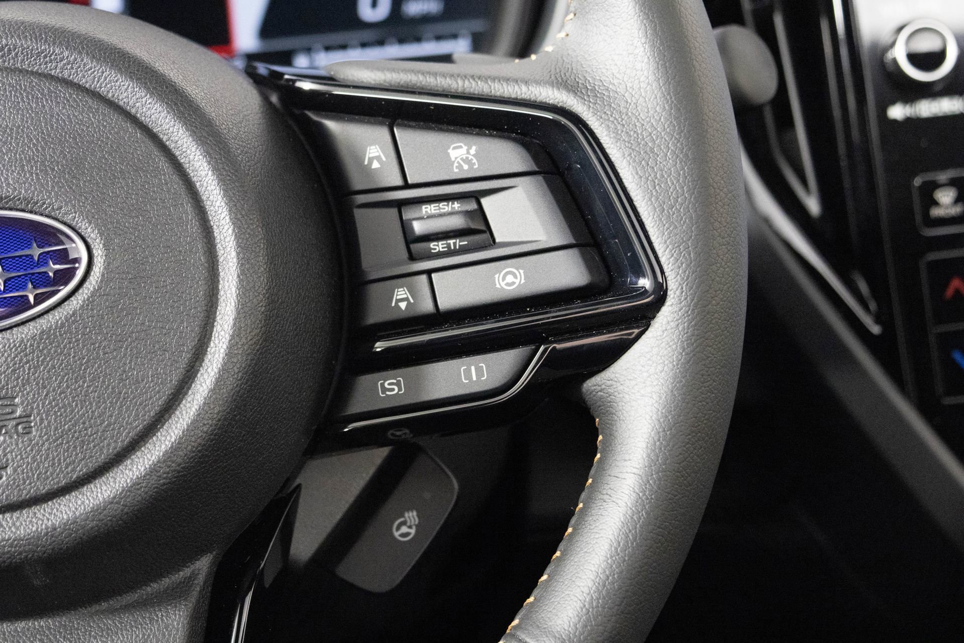 Used 2025 Subaru Forester Touring image 32