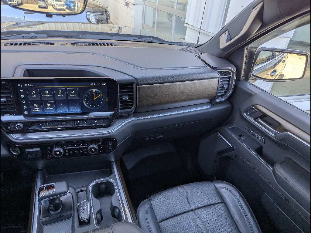 Used 2024 Chevrolet Silverado 1500 High Country w/ Technology Package AWD/4WD image 26