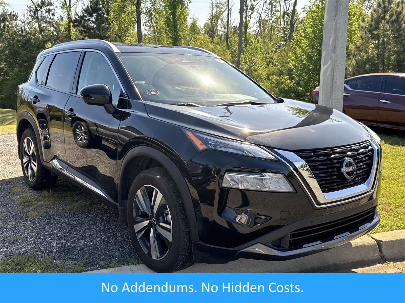 Used 2023 Nissan Rogue SL w/ SL Premium Package image 1