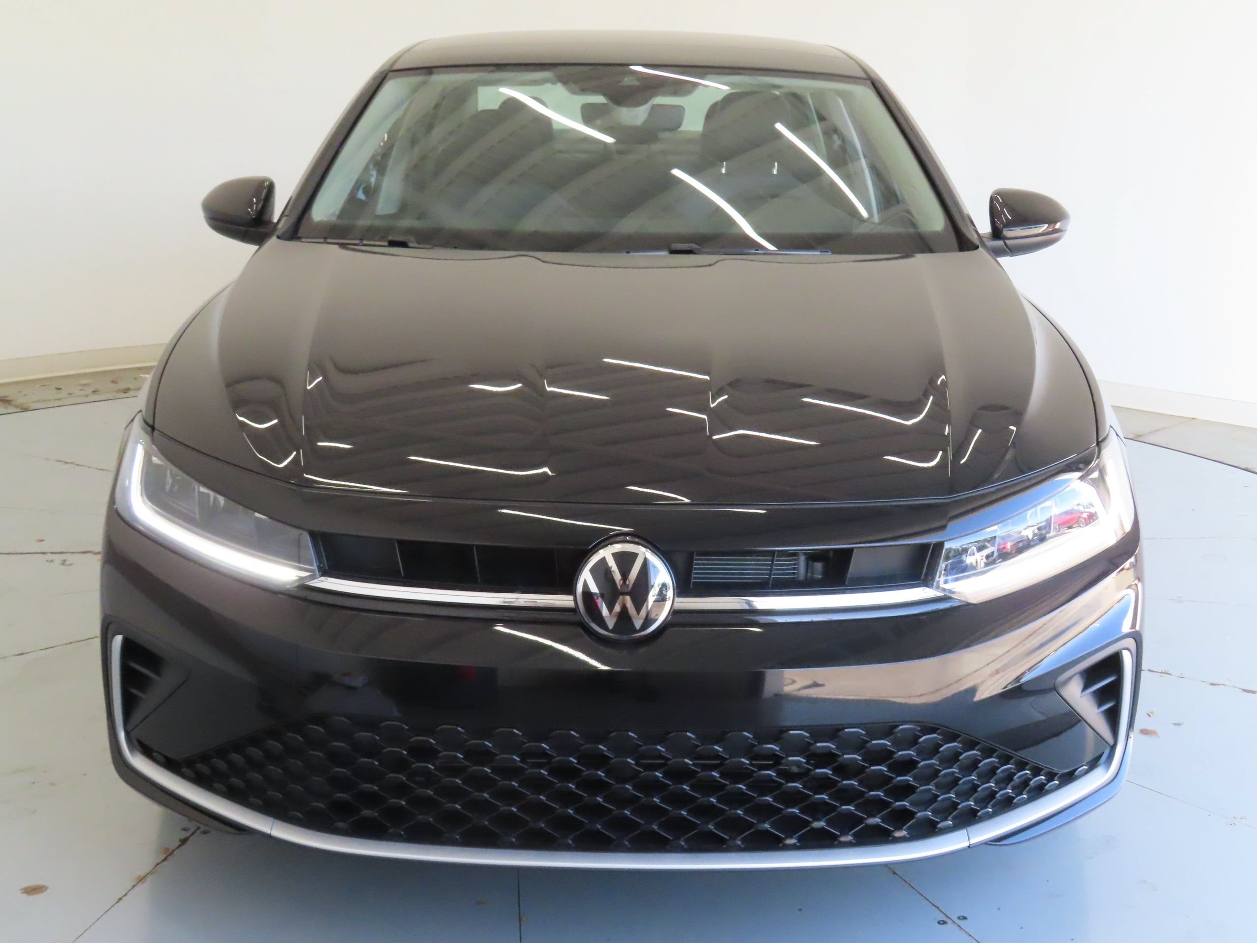 New 2026 Volkswagen Jetta SE FWD image 9