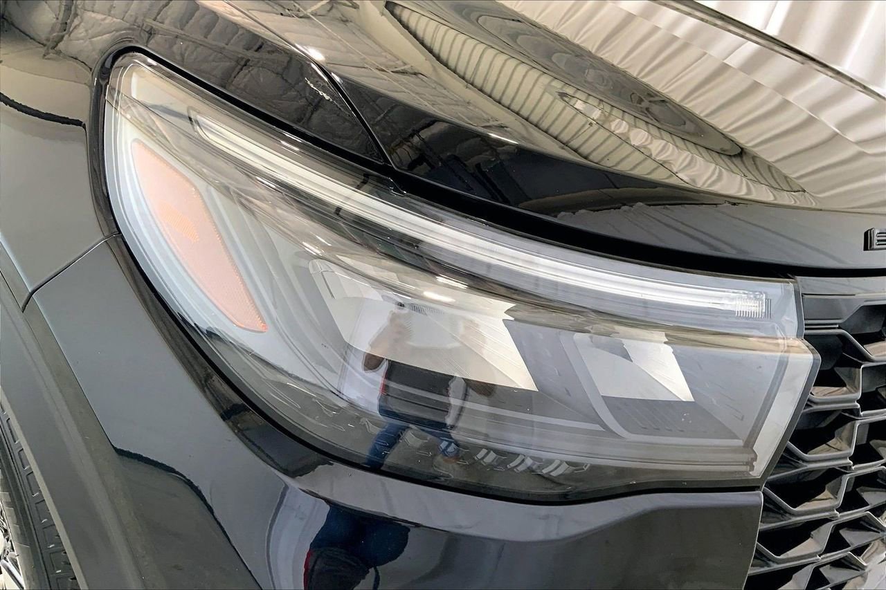 Certified 2025 Ford Explorer ST-Line image 28