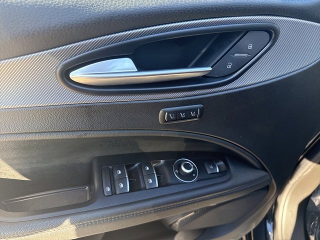 Used 2024 Alfa Romeo Stelvio Veloce image 10
