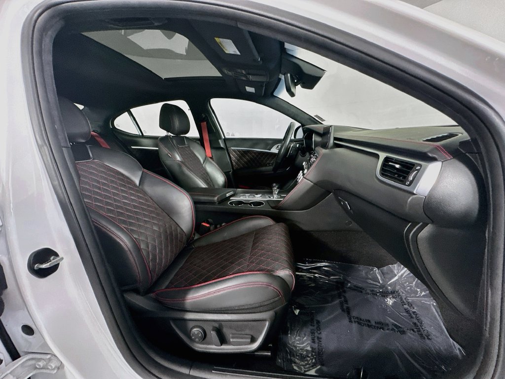 Used 2023 Genesis G70 3.3T w/ Sport Prestige Package RWD image 29