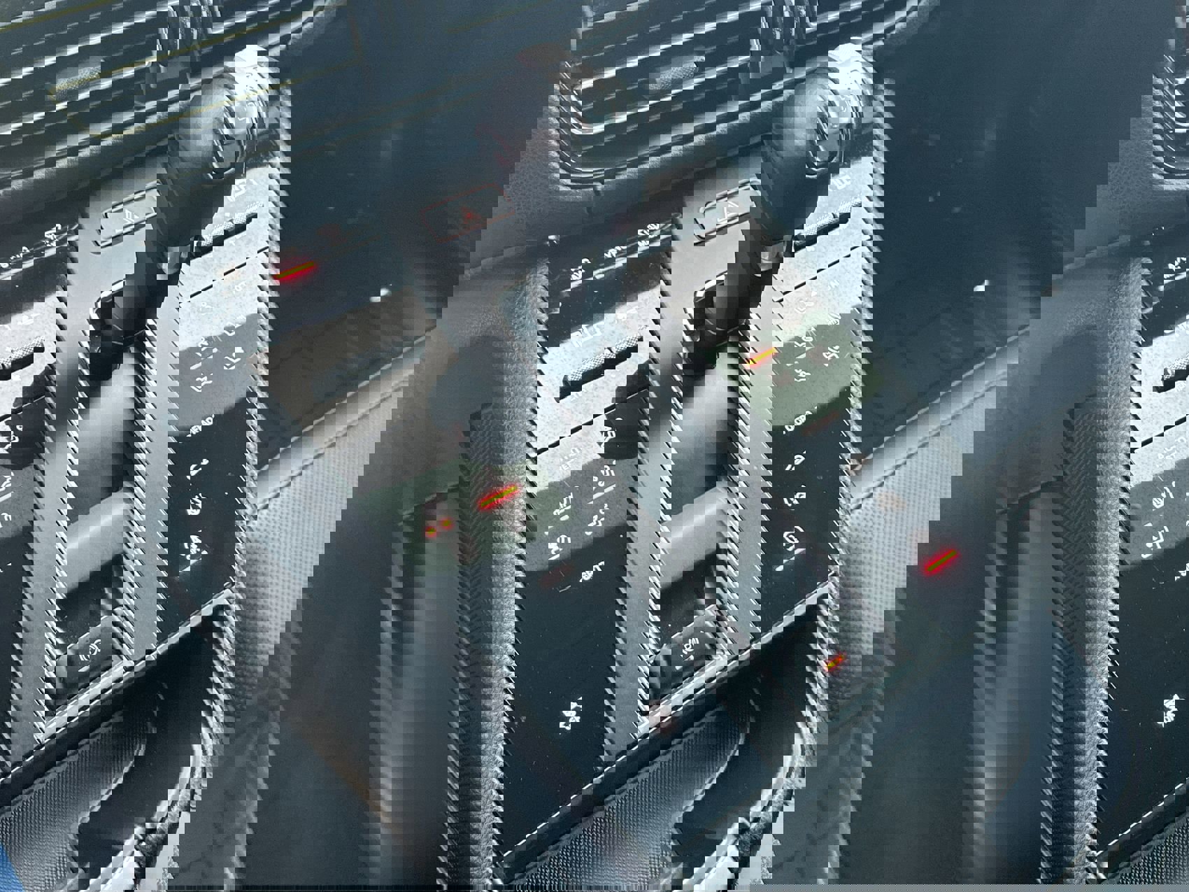 Used 2024 Porsche Macan image 18