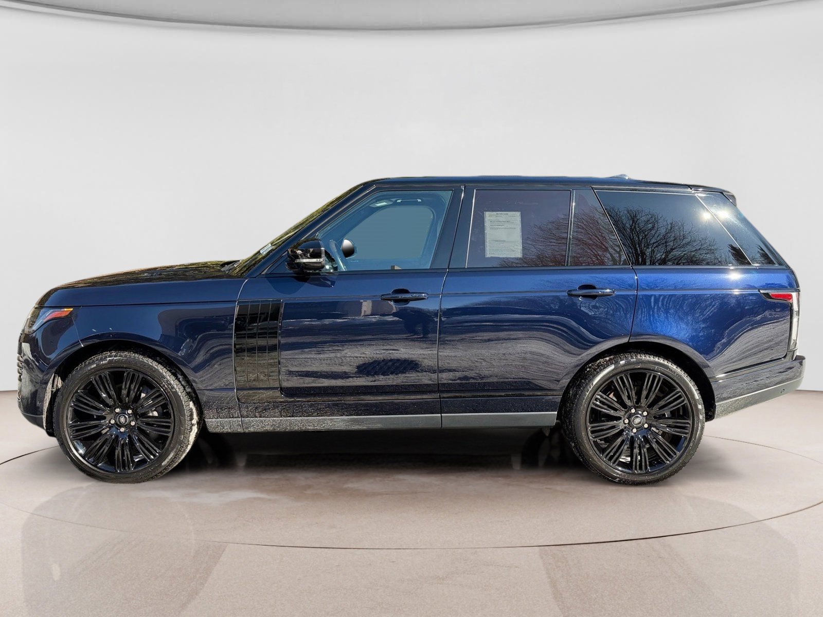 Used 2022 Land Rover Range Rover Westminster Edition image 2