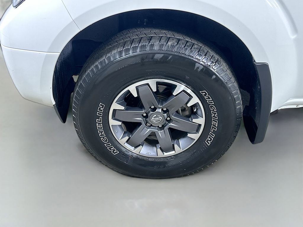Used 2017 Nissan Frontier PRO-4X w/ Pro-4x Graphics Package AWD/4WD image 8