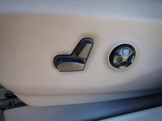Used 2018 Chrysler Pacifica Touring-L FWD image 11