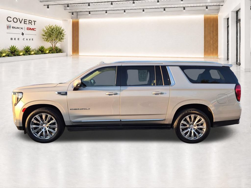 Used 2022 GMC Yukon XL Denali AWD/4WD image 9