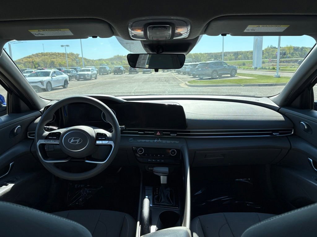 Used 2024 Hyundai Elantra SEL FWD image 14