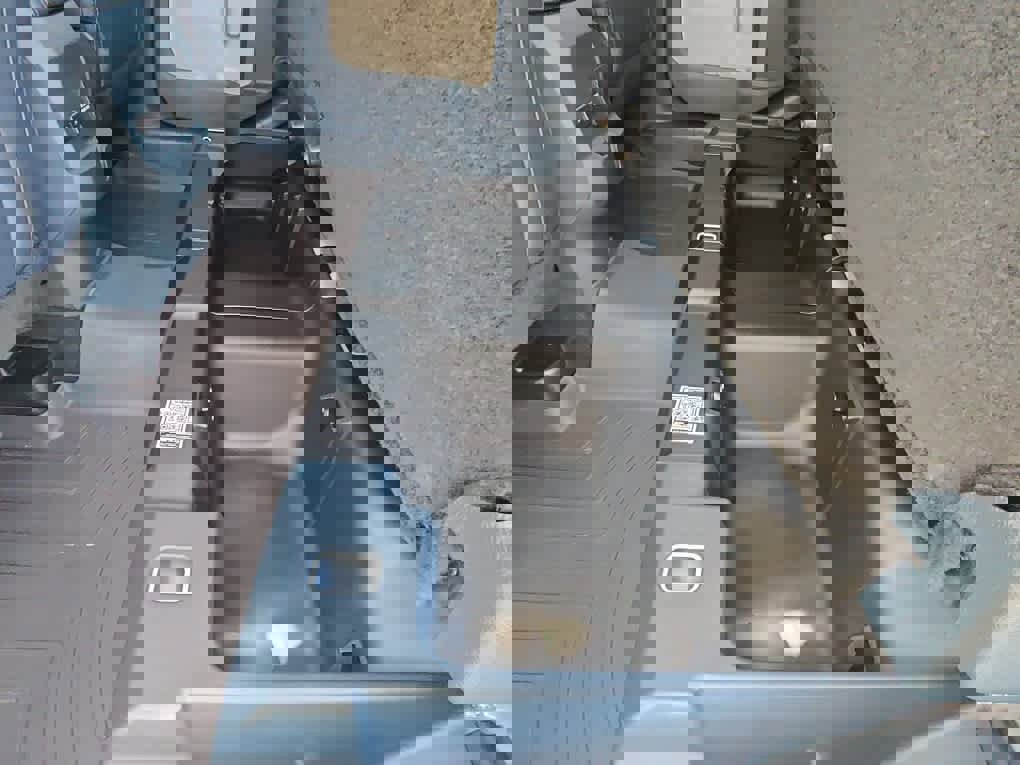 Used 2025 Ford Maverick Lariat w/ 4K Tow Package image 33