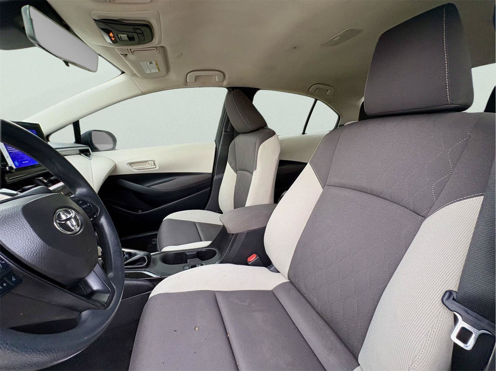 Used 2025 Toyota Corolla LE FWD image 12