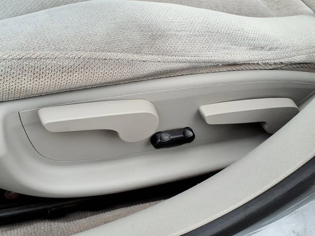 Used 2008 Chevrolet Impala LT FWD image 16