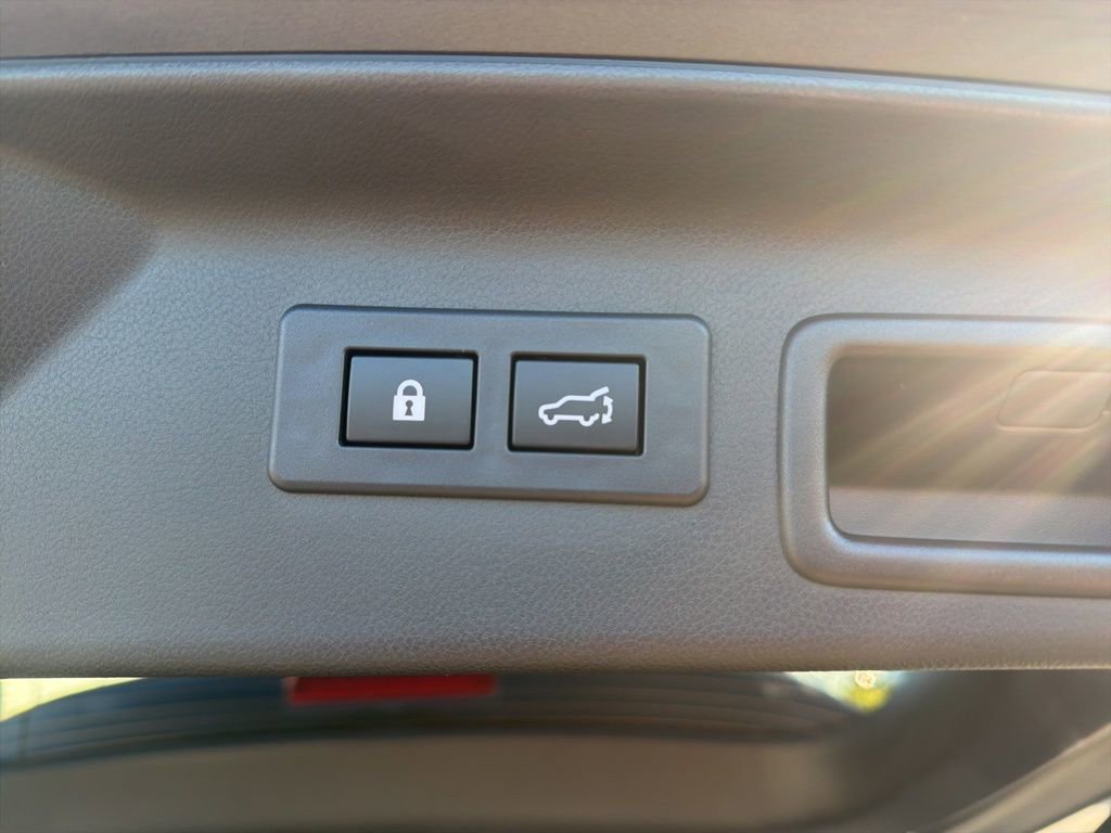 Used 2025 Subaru Forester Premium image 20