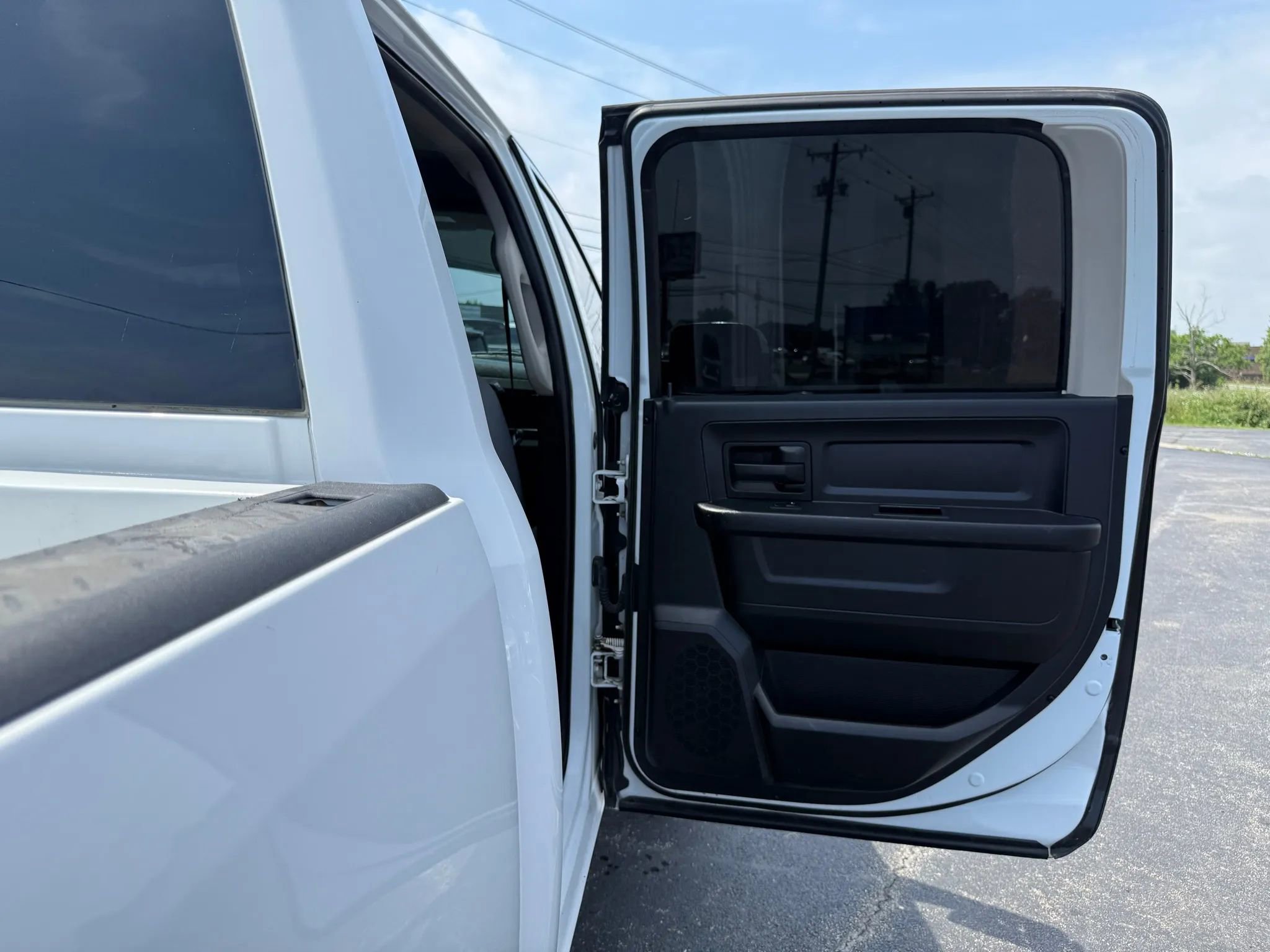 Used 2013 RAM 2500 Tradesman w/ Chrome Appearance Group image 29