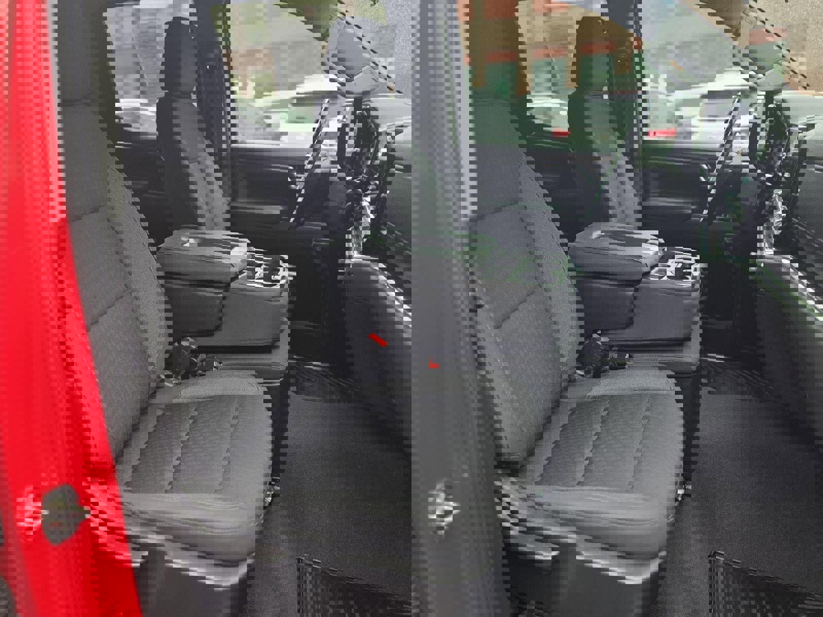 Used 2022 Chevrolet Silverado 1500 LT image 32