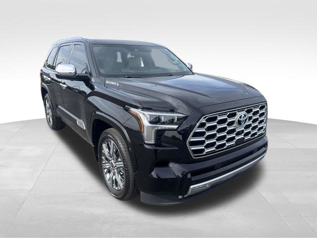 Used 2023 Toyota Sequoia Capstone AWD/4WD image 7