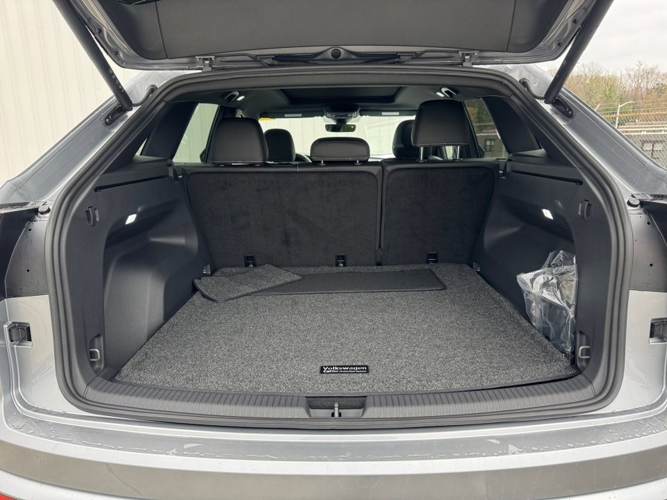 New 2025 Volkswagen Atlas Cross Sport SE image 15