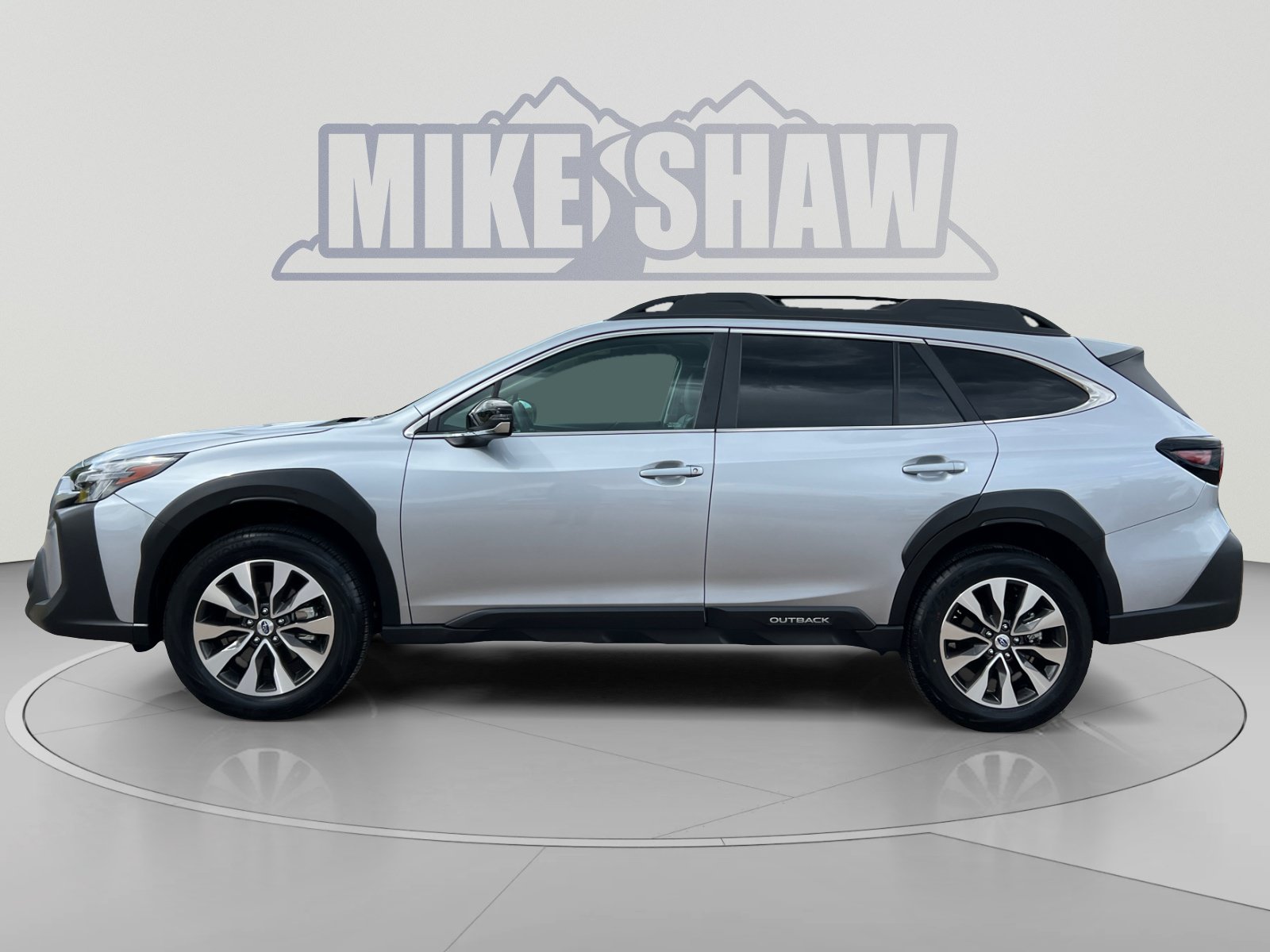 Used 2025 Subaru Outback Limited w/ Tech Package 3 AWD/4WD image 2