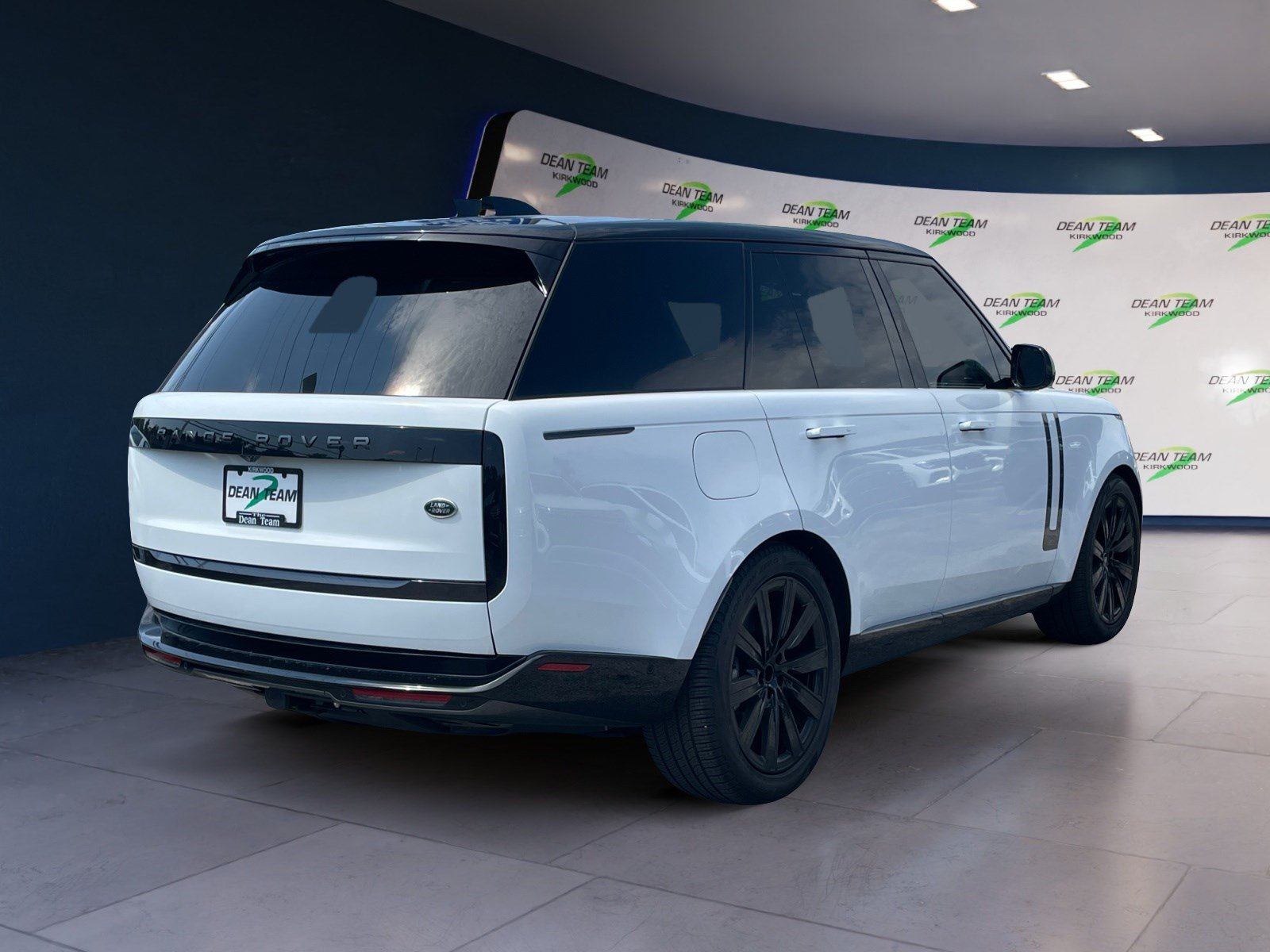 Used 2023 Land Rover Range Rover SE AWD/4WD image 4
