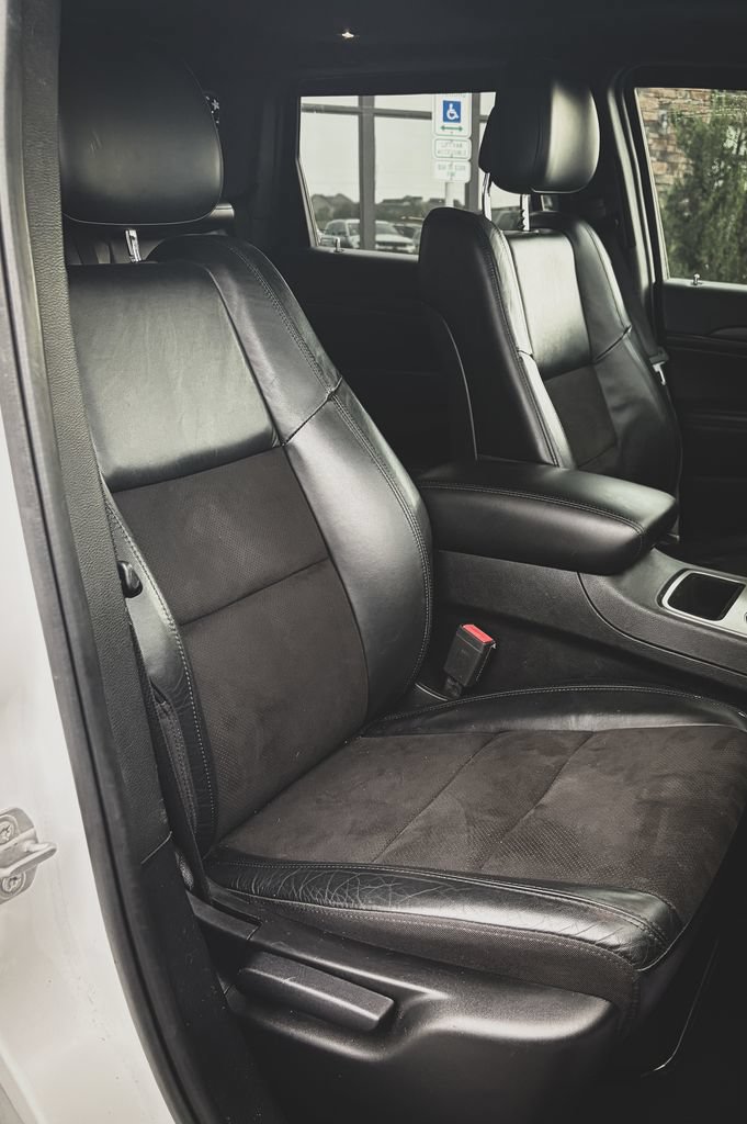 Used 2020 Jeep Grand Cherokee Altitude RWD image 33