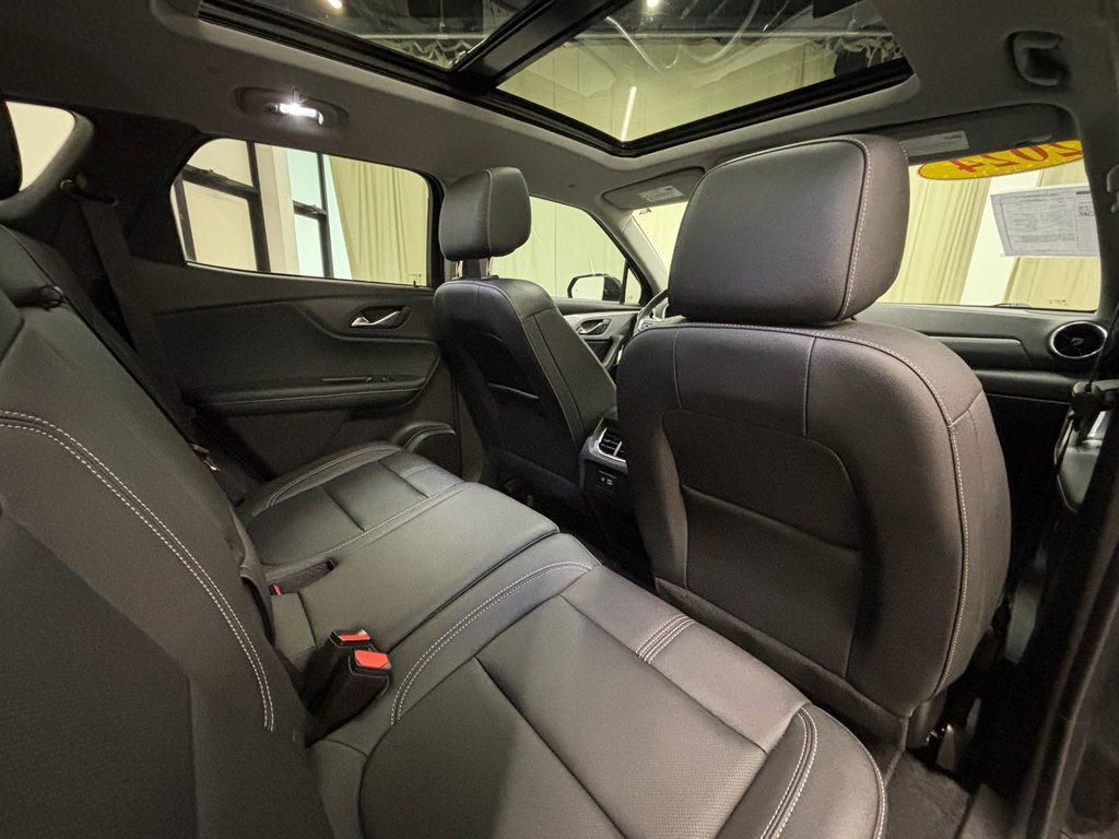 Certified 2024 Chevrolet Blazer LT w/ Midnight/Sport Edition FWD image 19