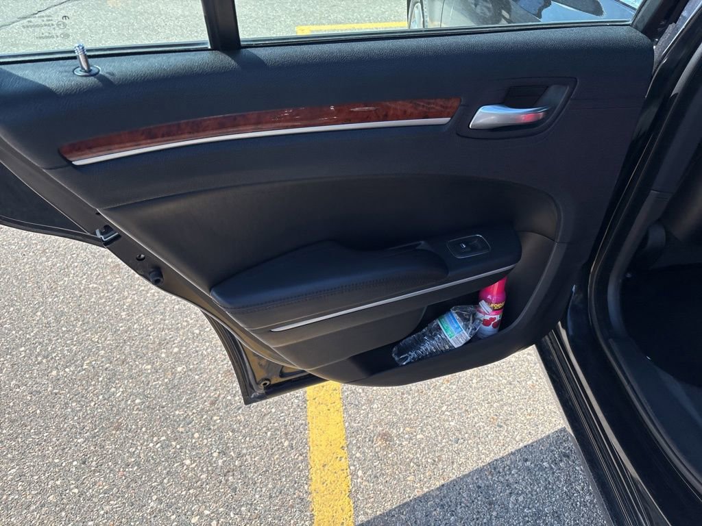 Used 2013 Chrysler 300 RWD image 18