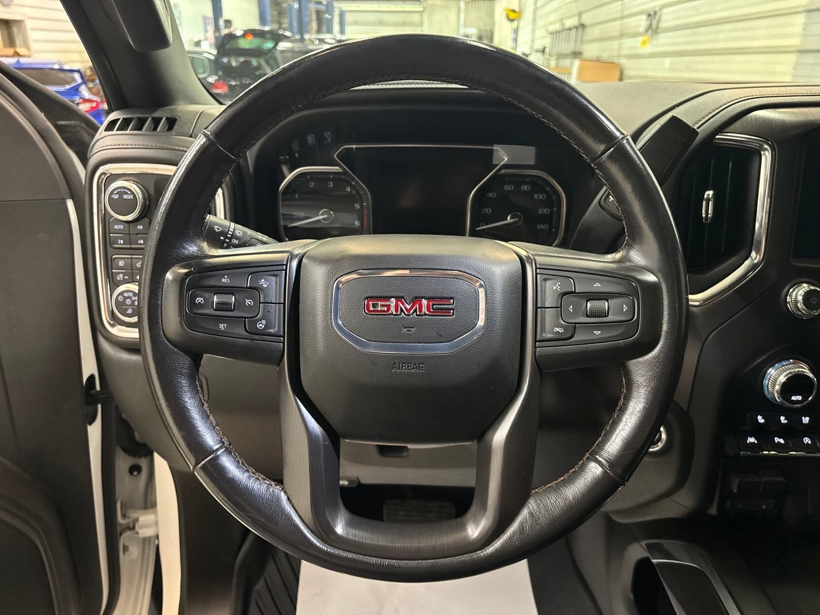 Used 2020 GMC Sierra 1500 AT4 w/ AT4 Premium Package AWD/4WD image 11