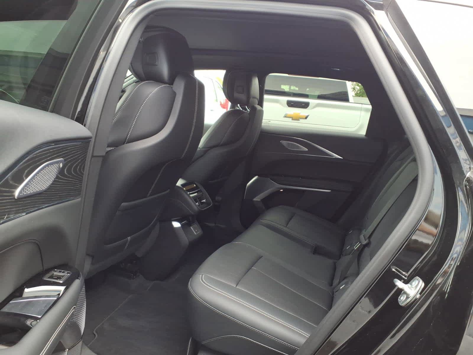 Used 2024 Cadillac Lyriq Luxury w/ LPO, Floor Liner Package AWD/4WD image 17