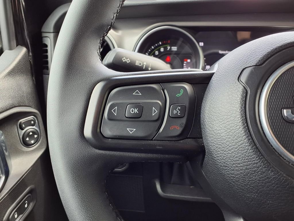 Used 2023 Jeep Wrangler Unlimited w/ 8.4" Radio Group AWD/4WD image 13
