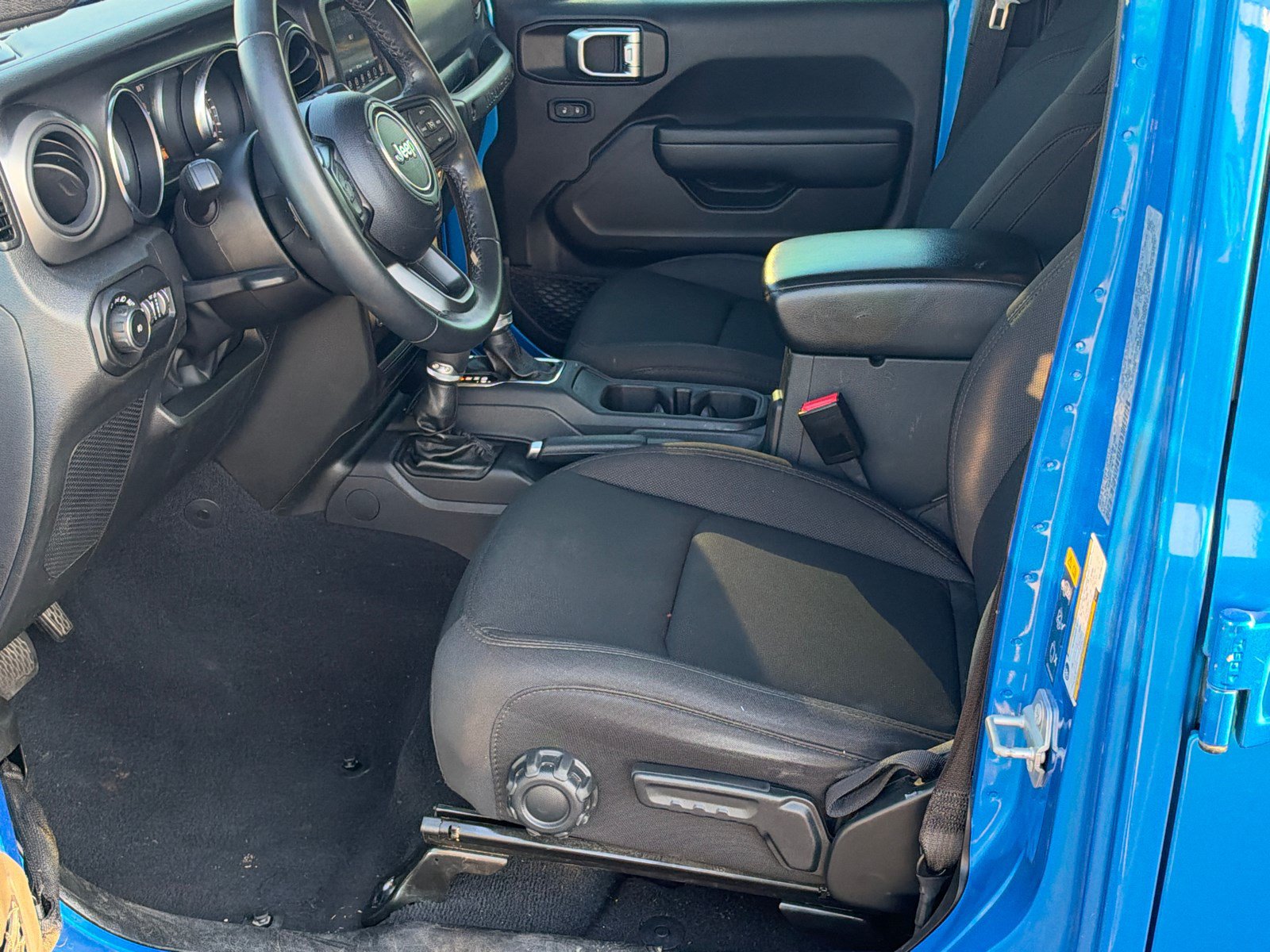 Used 2022 Jeep Wrangler Unlimited Sport AWD/4WD image 9