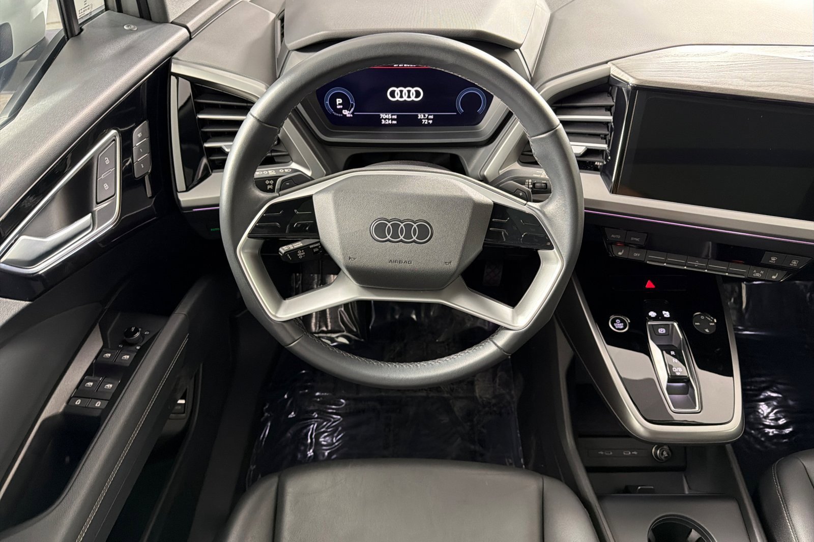 Used 2023 Audi Q4 e-tron Premium Plus w/ Premium Plus image 13