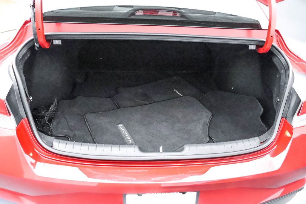 Certified 2023 Hyundai Elantra SE w/ Cargo Package image 27