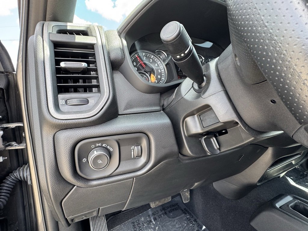 Used 2024 RAM 2500 Tradesman w/ Chrome Appearance Group image 25