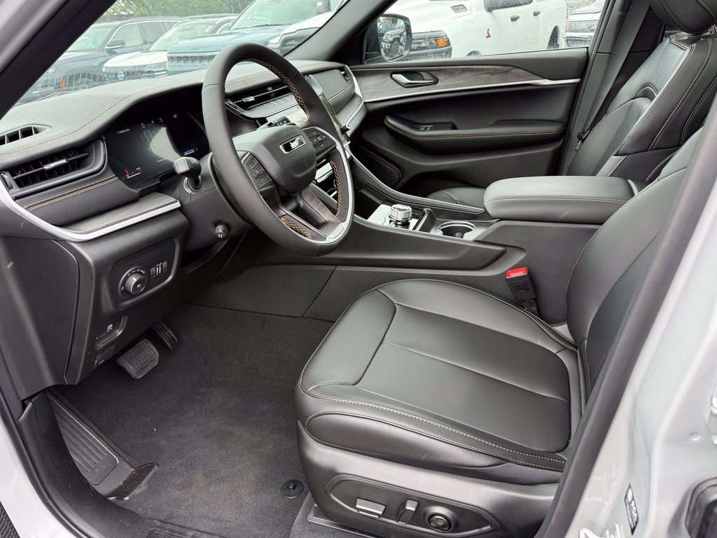 New 2026 Jeep Grand Cherokee Limited AWD/4WD image 15