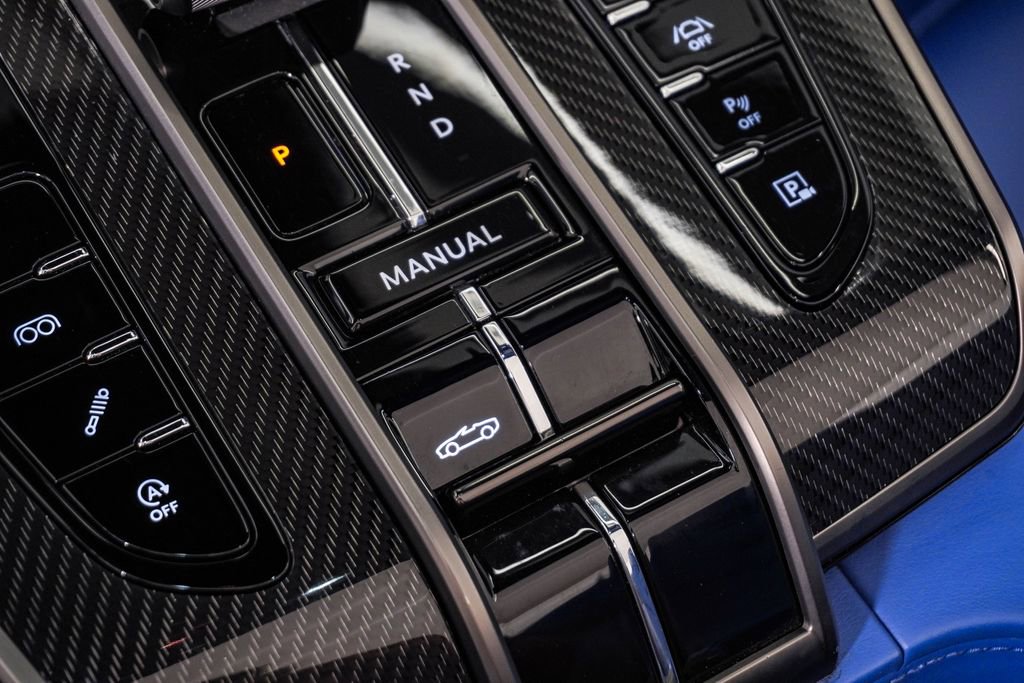 Used 2026 Aston Martin Vanquish Convertible RWD image 33