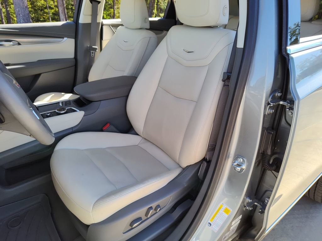 Used 2024 Cadillac XT5 Premium Luxury w/ Technology Package image 17