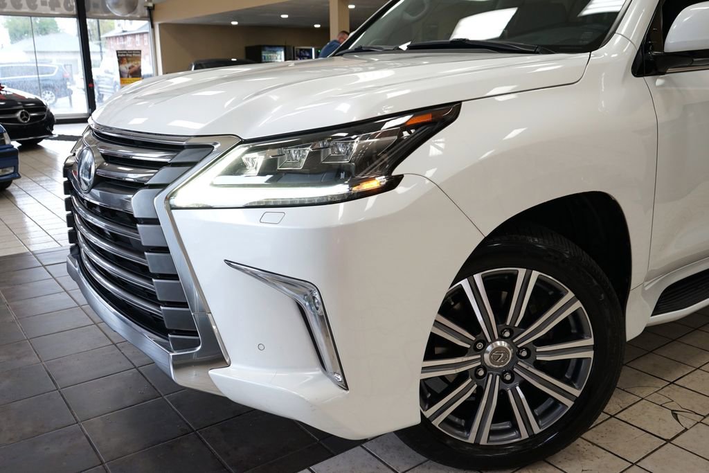 Used 2017 Lexus LX 570 4WD w/ Luxury Package image 28