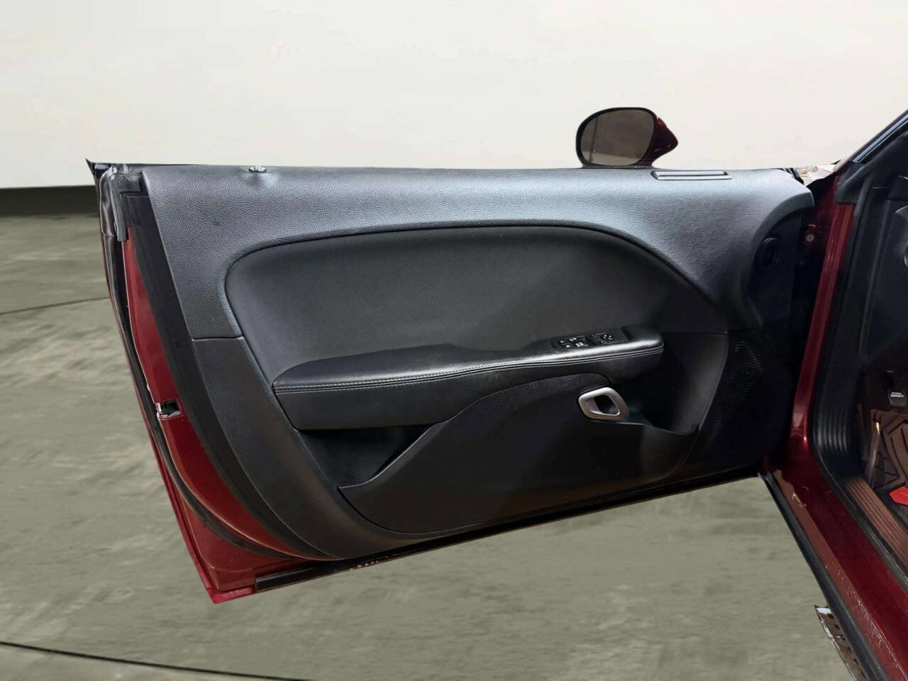 Used 2018 Dodge Challenger SXT image 10