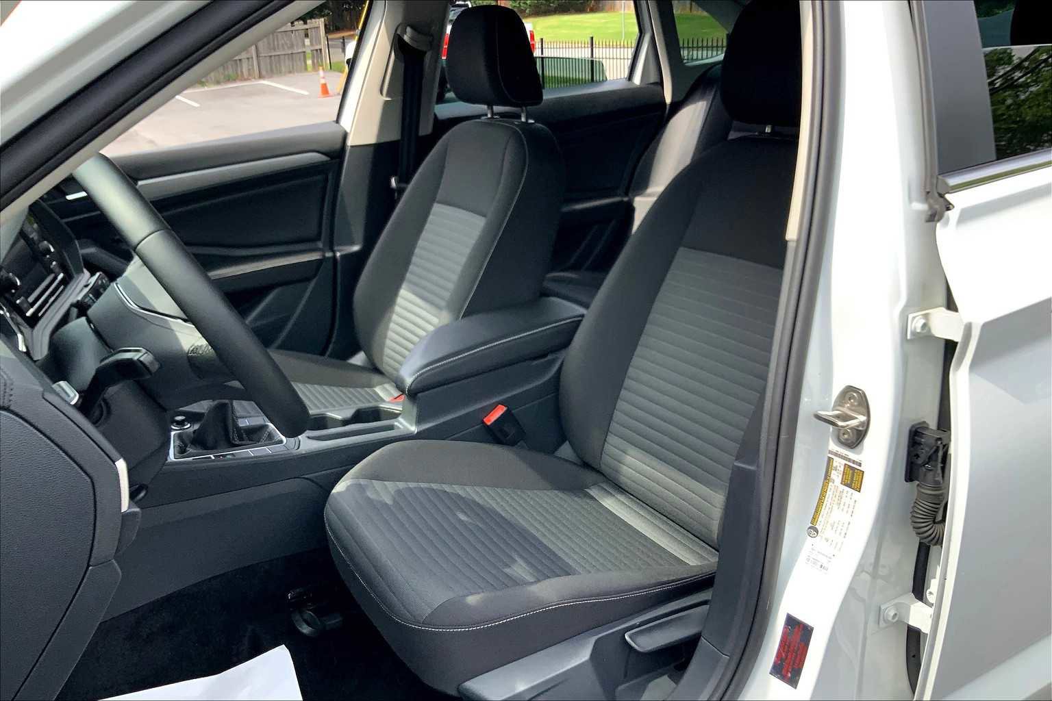 Used 2024 Volkswagen Jetta S image 8