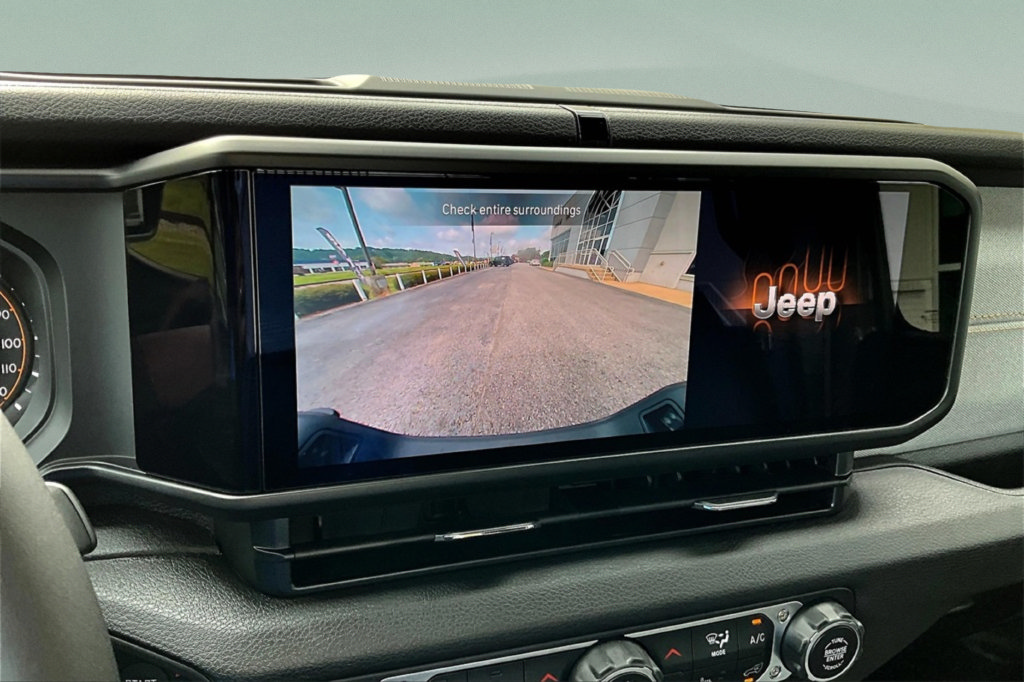New 2025 Jeep Gladiator Sport AWD/4WD image 19