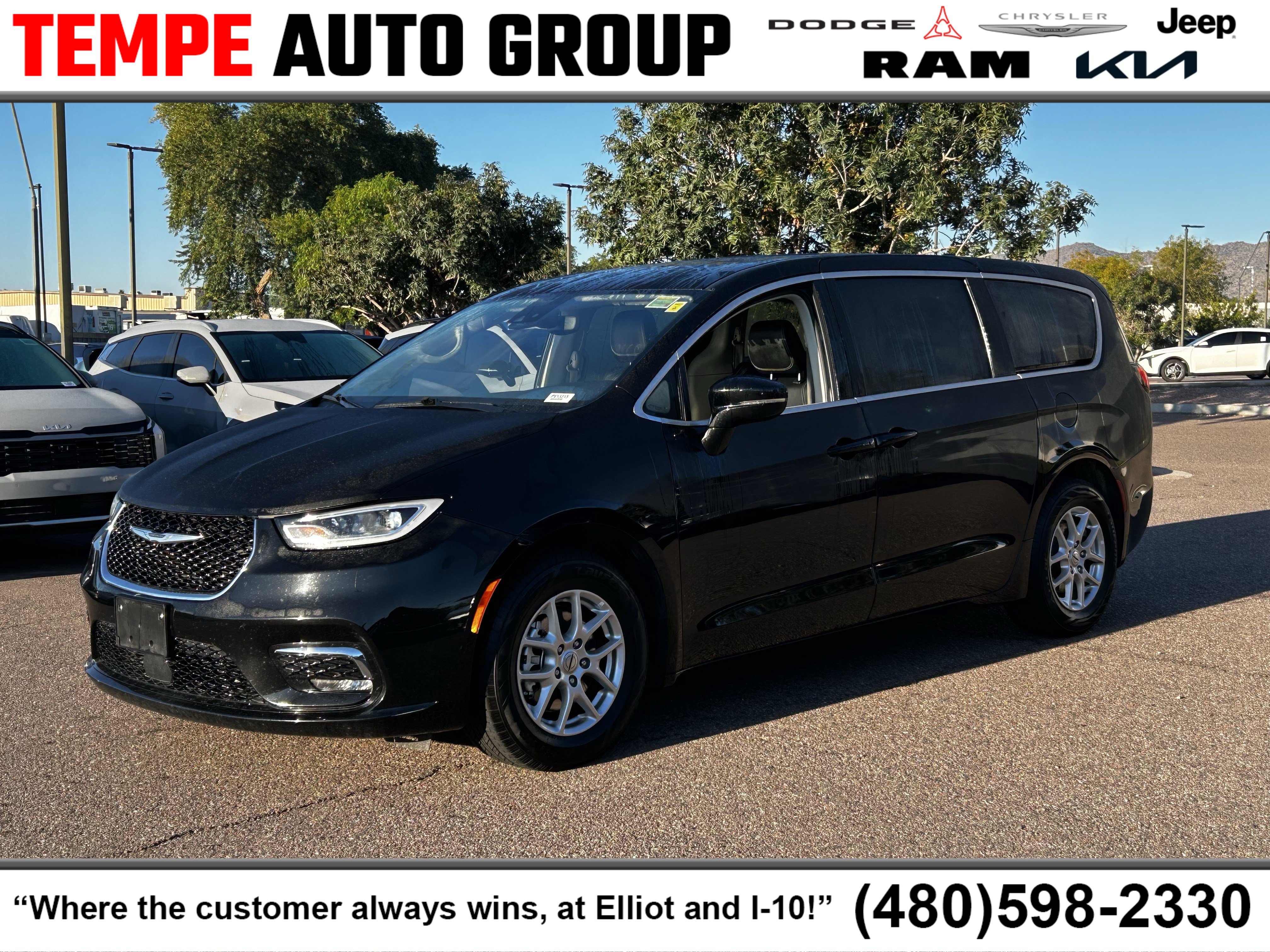 Certified 2024 Chrysler Pacifica Touring-L image 1