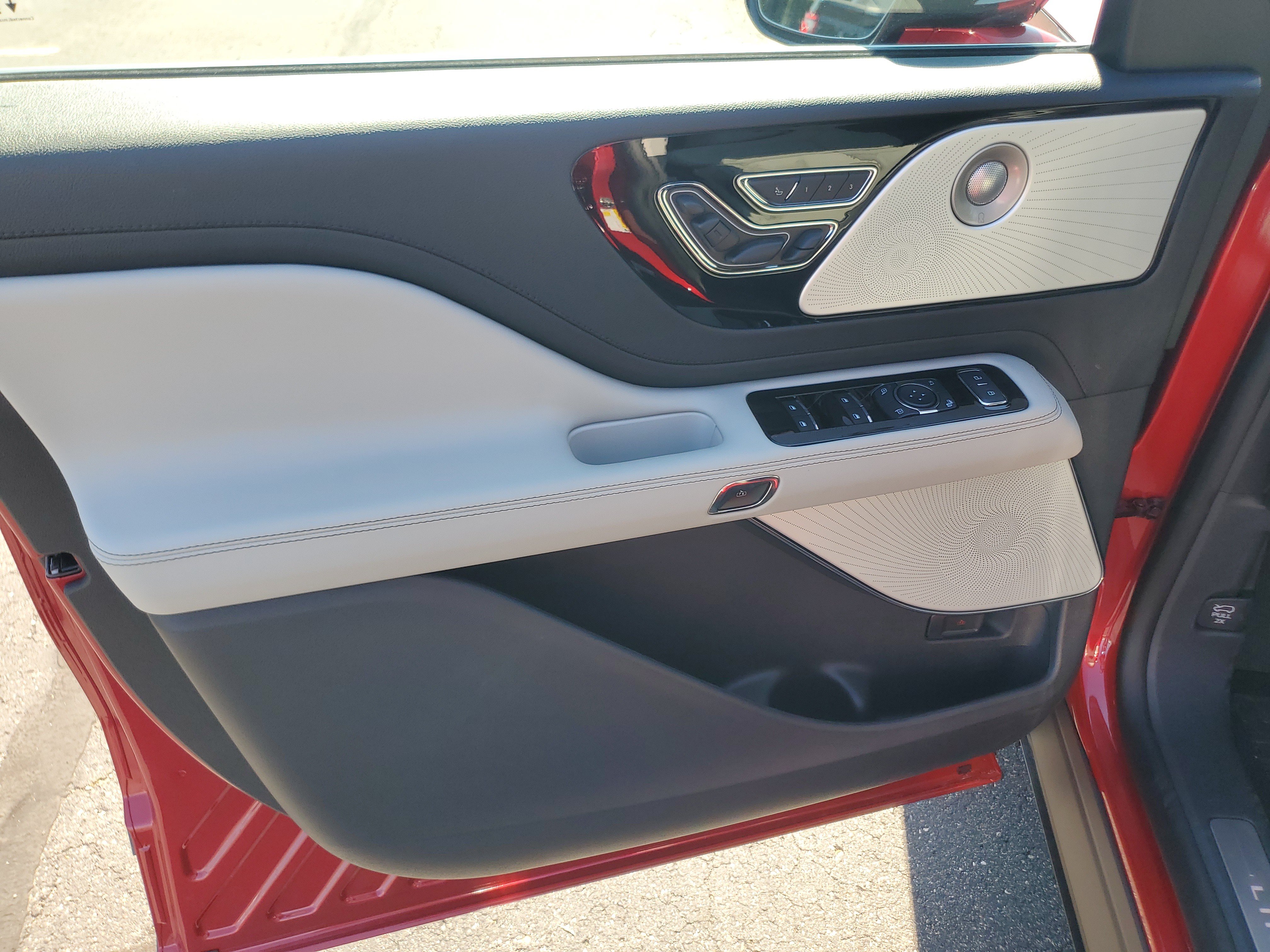 New 2026 Lincoln Aviator Reserve AWD/4WD image 8