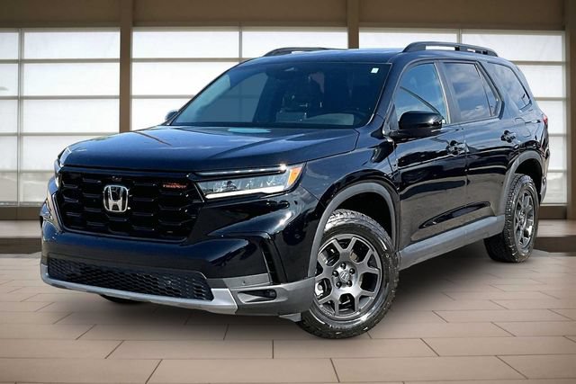 Used 2025 Honda Pilot TrailSport