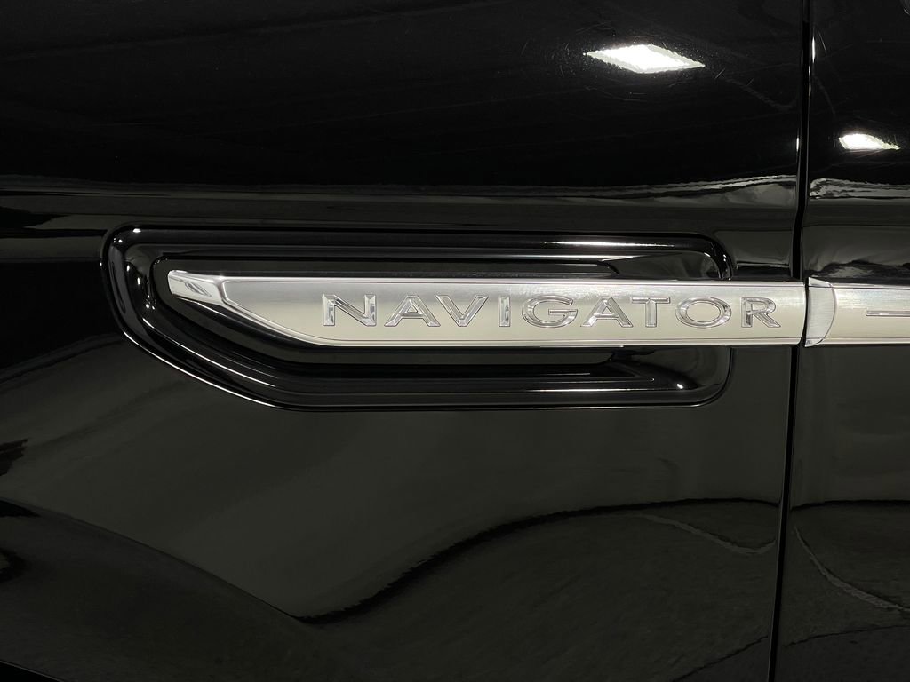 Used 2020 Lincoln Navigator Reserve w/ Luxury Package image 43