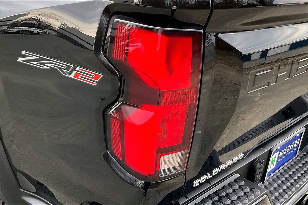 Used 2024 Chevrolet Colorado ZR2 w/ ZR2 Convenience Package III AWD/4WD image 24