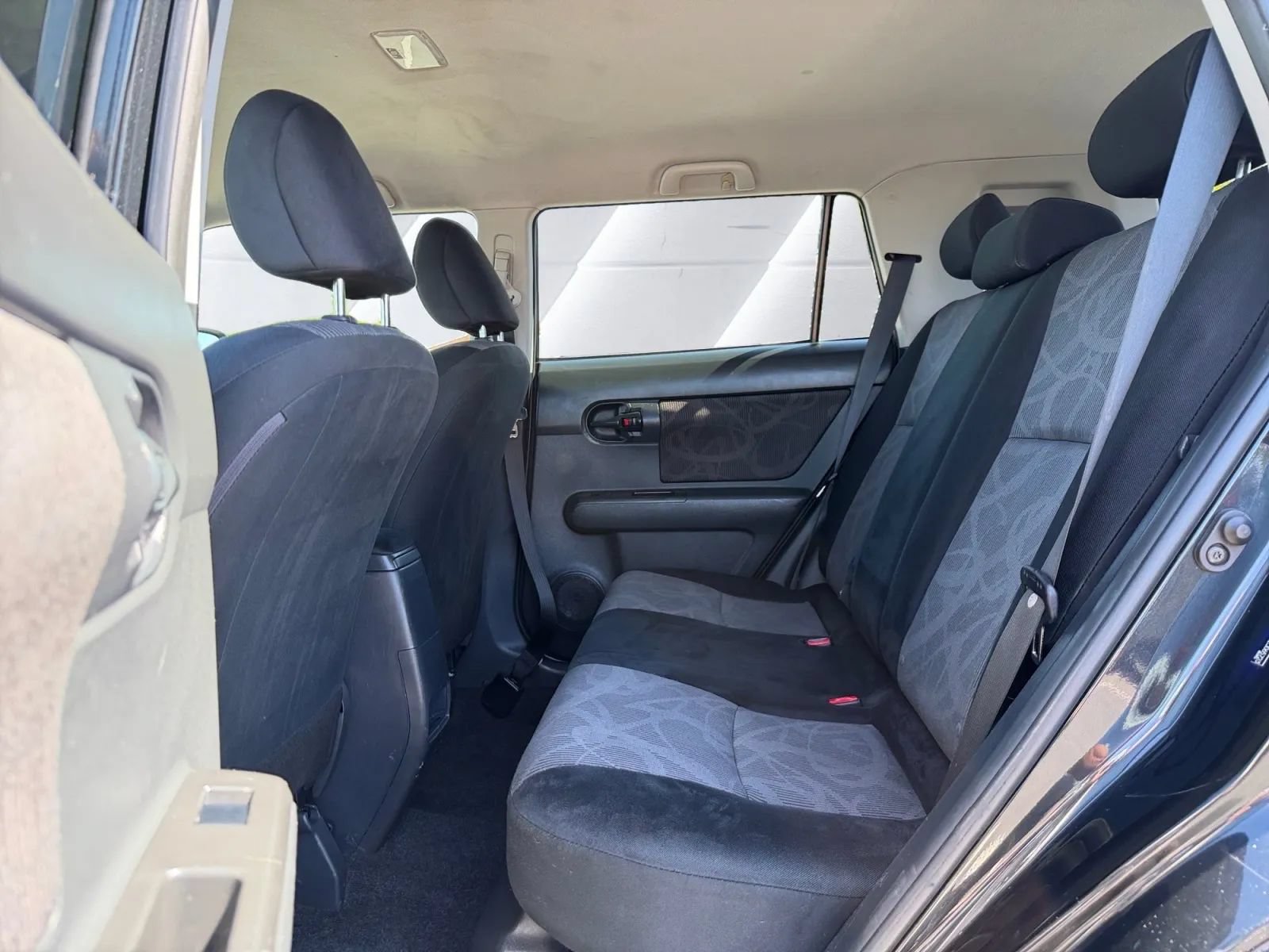 Used 2014 Scion xB FWD image 11