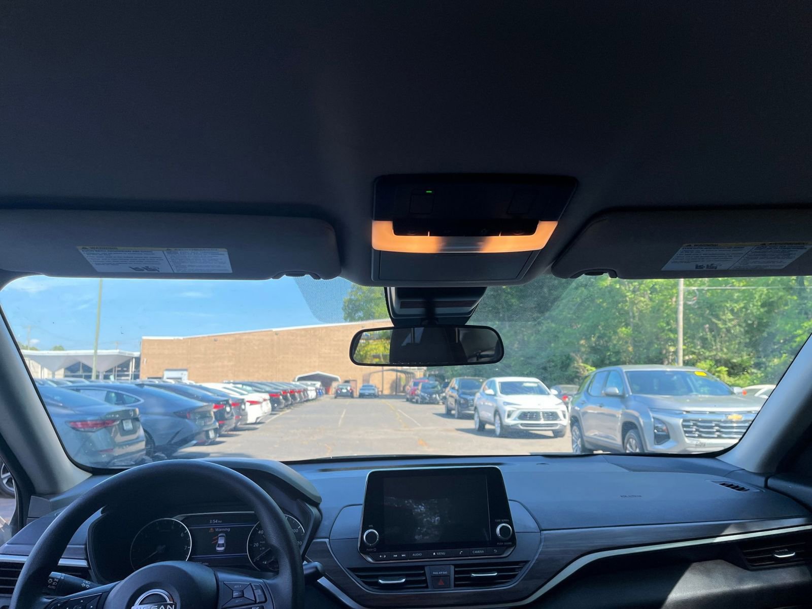 Used 2025 Nissan Altima 2.5 SV image 32