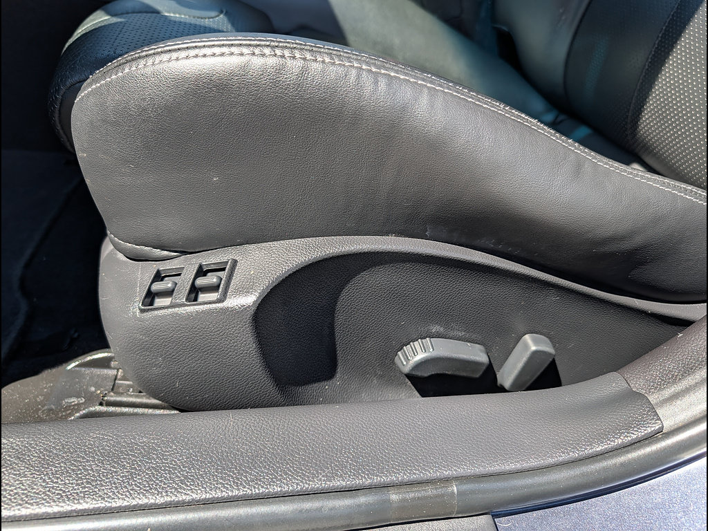 Used 2011 INFINITI G37 x Sedan w/ Premium Pkg AWD/4WD image 28